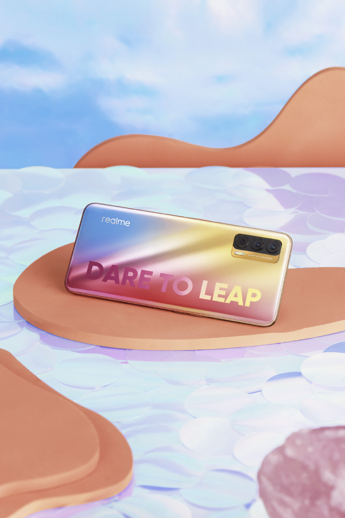 国潮联名再现 realme新机官宣