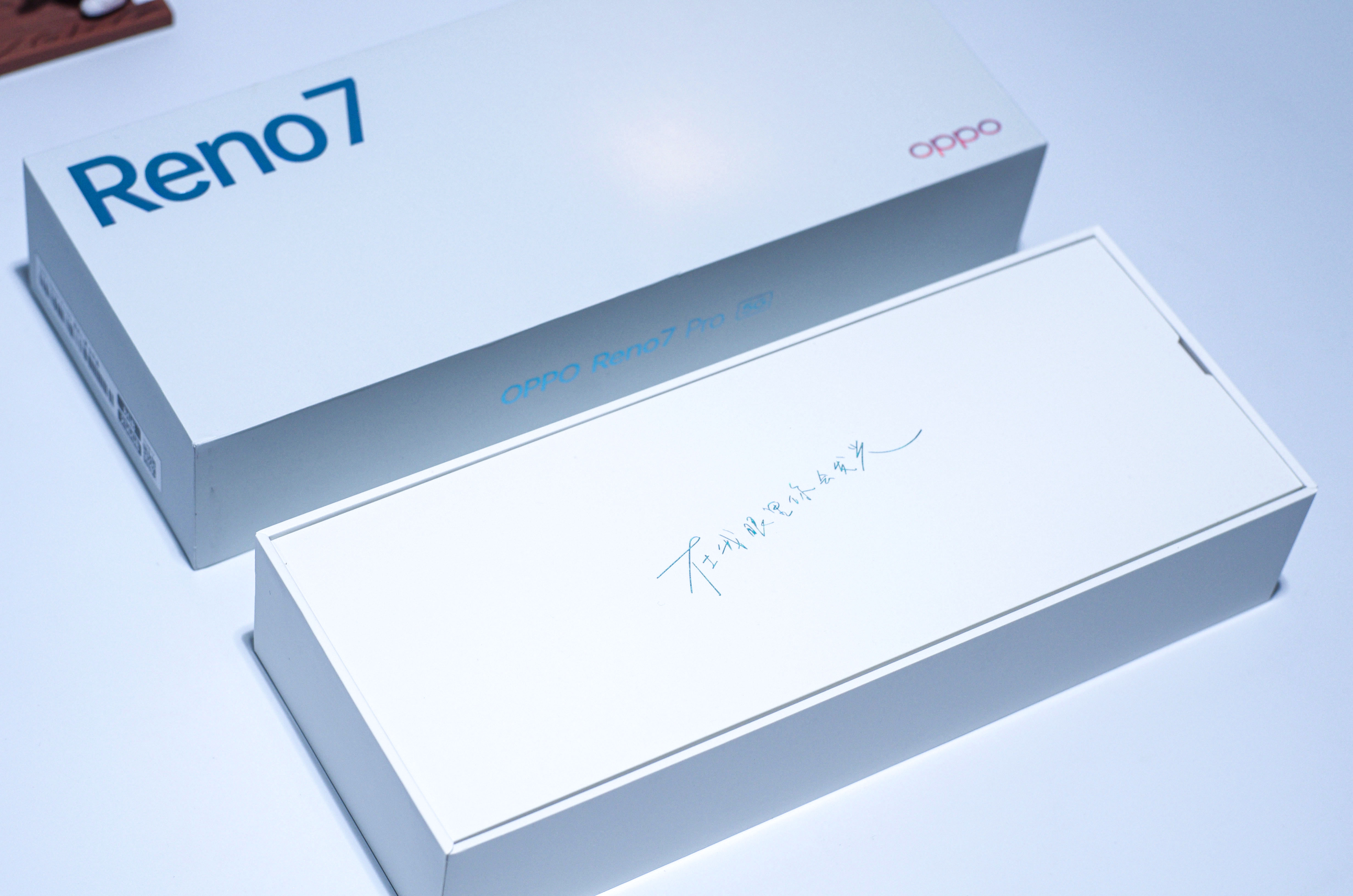 OPPO Reno7 Pro评测：焕然一新、收获芳心