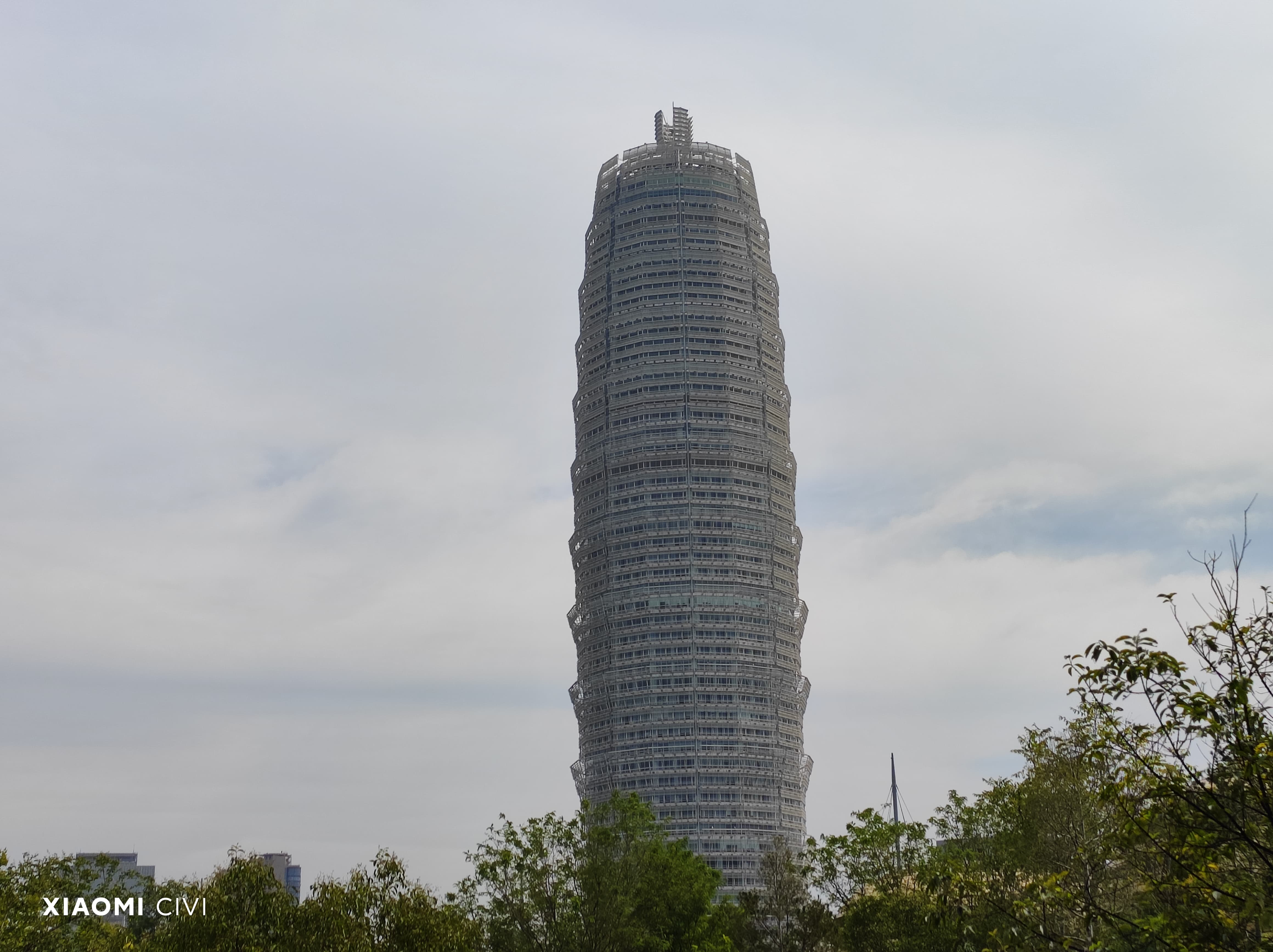小米Civi评测：C位出道 开启美颜次世代
