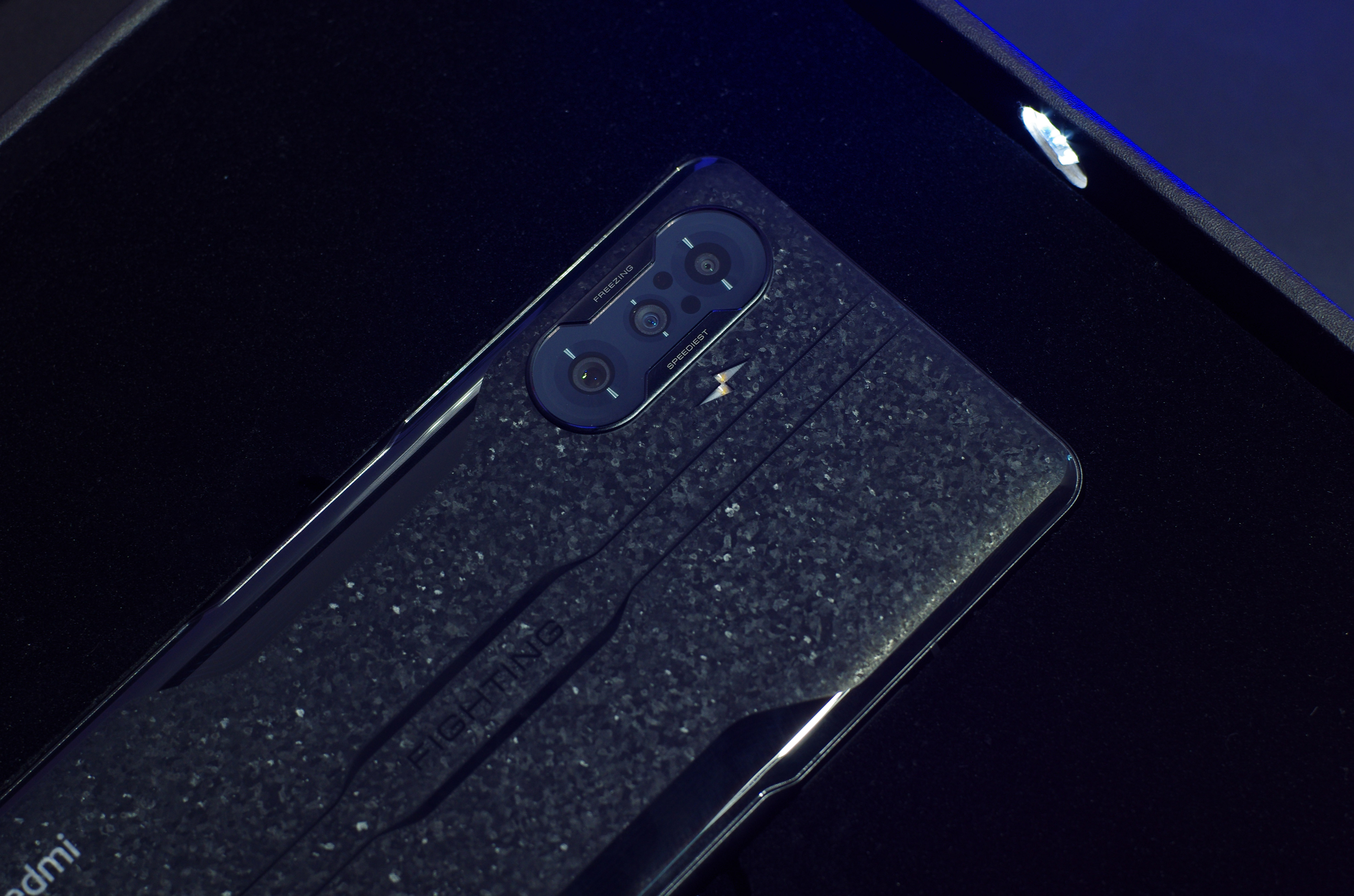 Redmi K40游戏版特别款图赏：每台都独一无二！