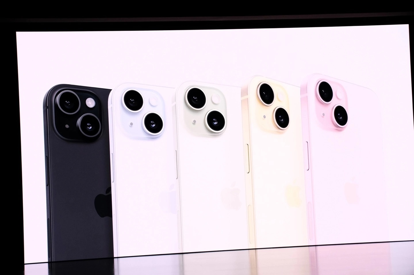 苹果iPhone 15/iPhone 15 Plus发布：A16+灵动岛 5999起！