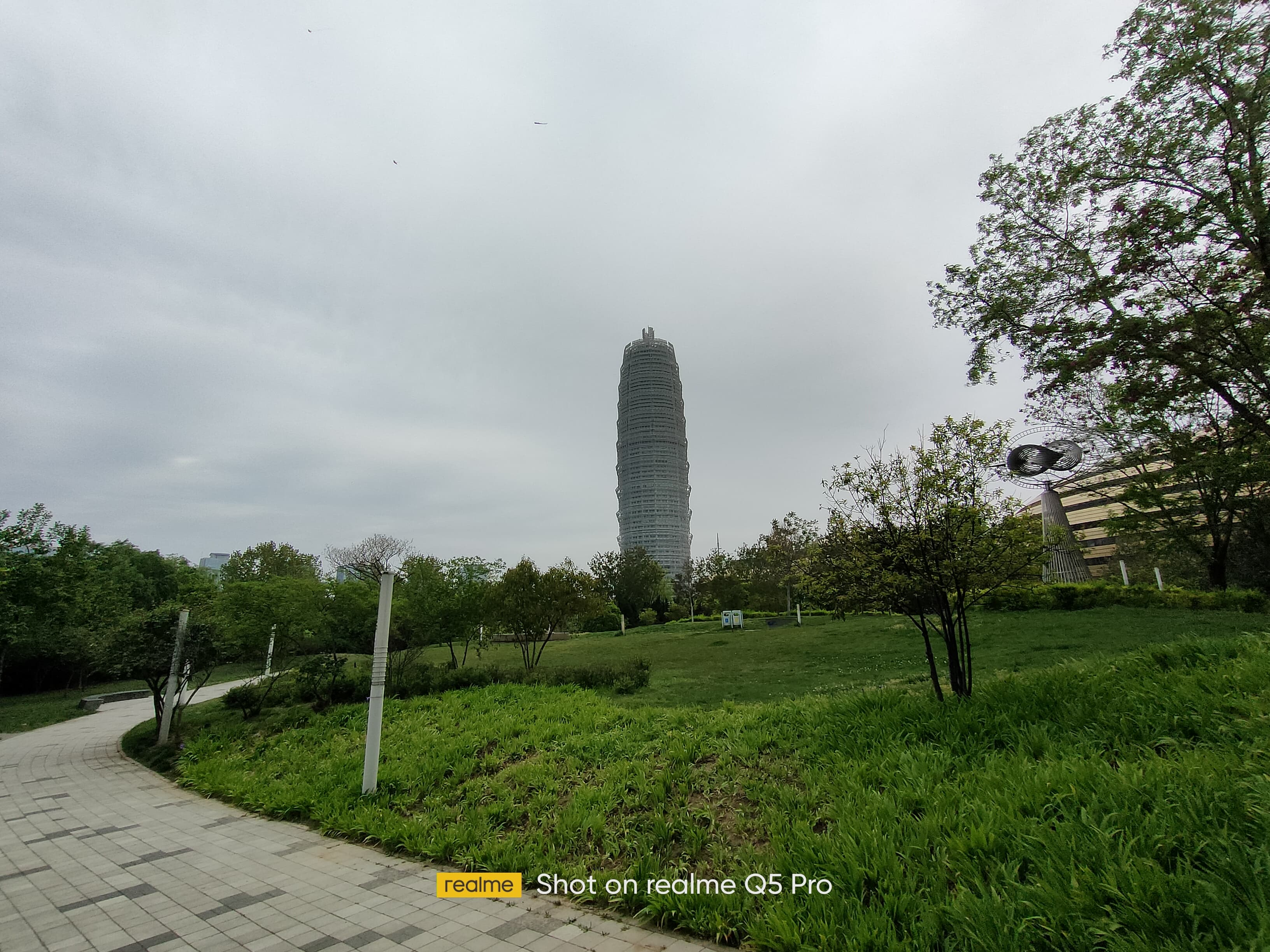 realme Q5 Pro评测：越级新生 千元机也有高性能