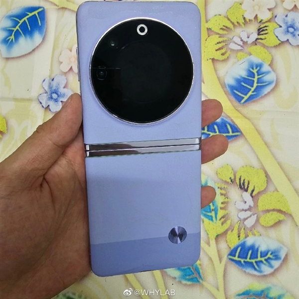 传音，纵向折叠屏真机曝光，比vivo还酷！