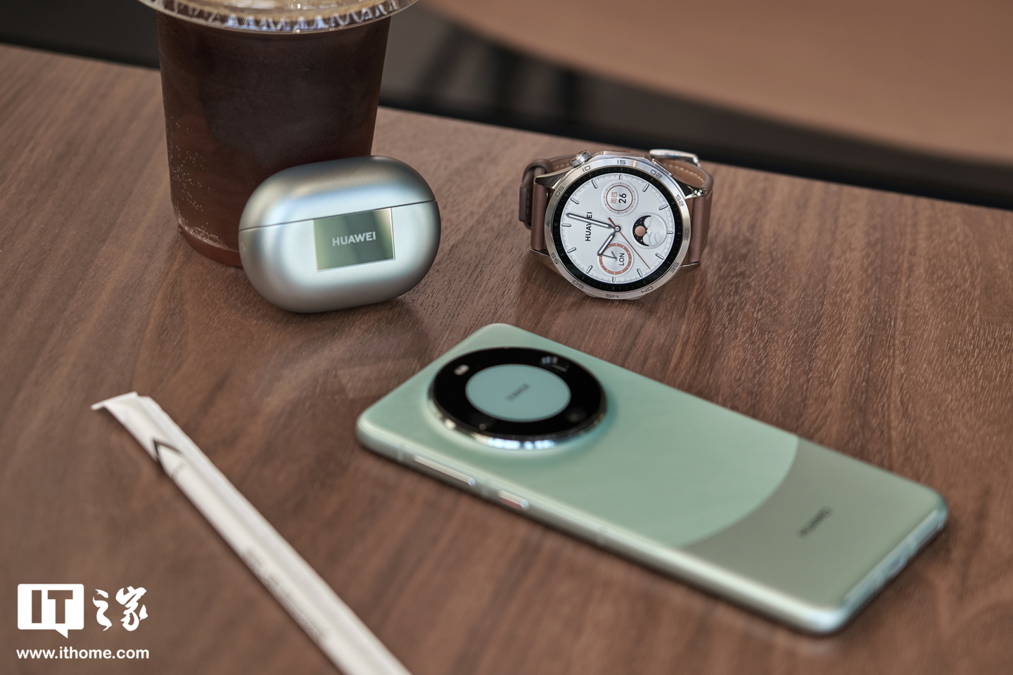华为运动健康全家桶图赏：华为 Mate 60 Pro、华为 WATCH GT 4、华为 Freebuds Pro 3