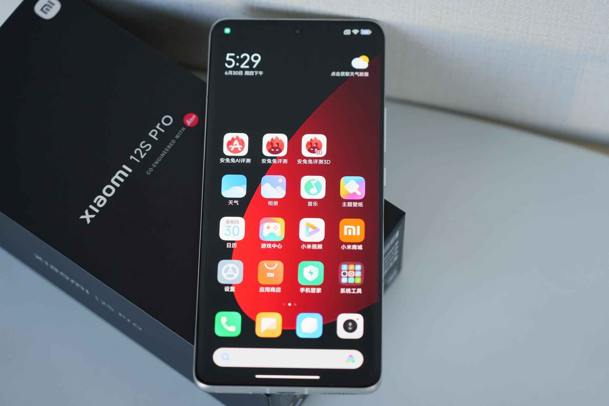小米12S Pro评测：首发骁龙8 Plus+徕卡影像 数字系列旗舰最终体
