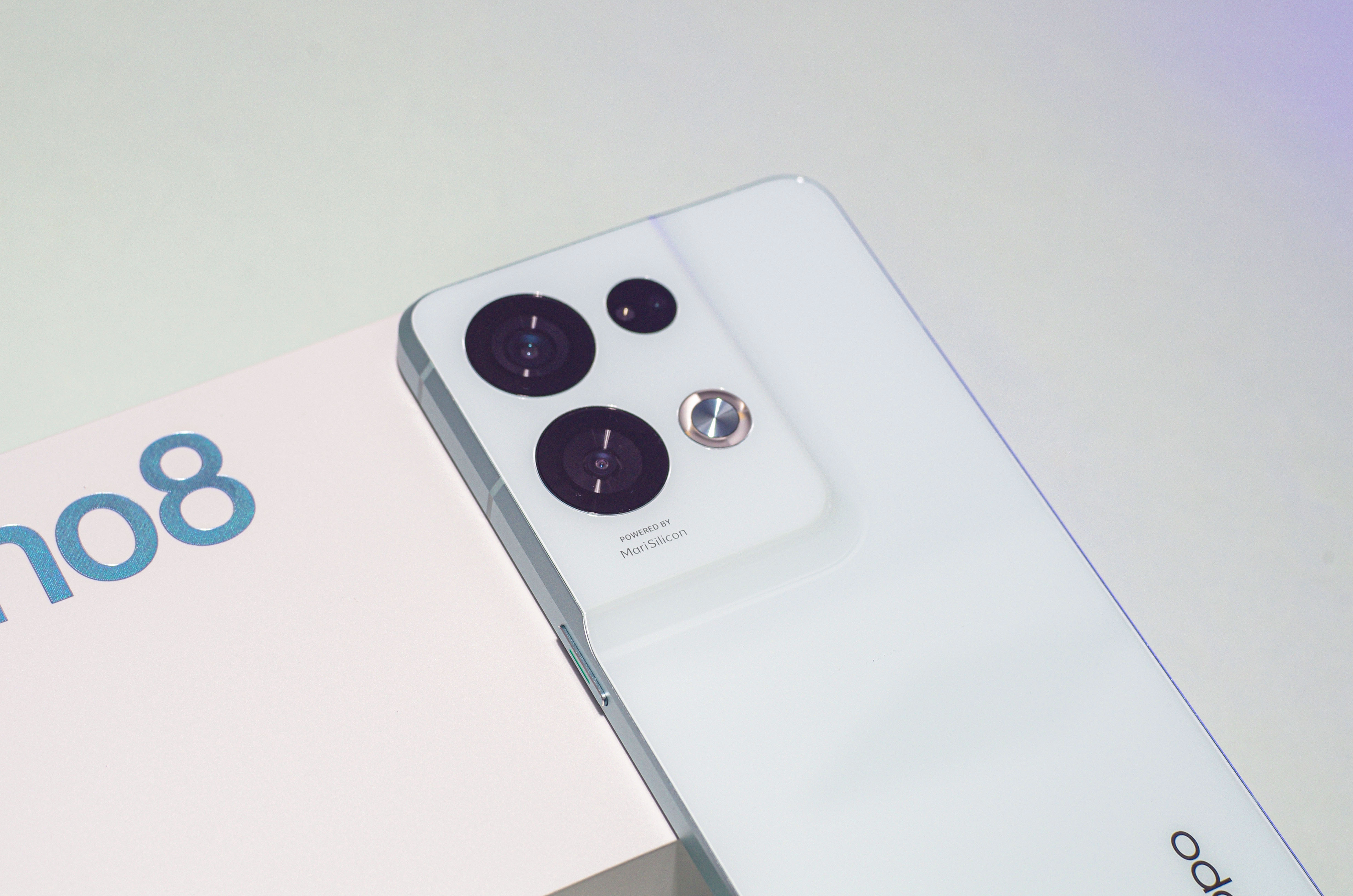 OPPO Reno 8 Pro+评测：精致如碧玉 有颜有双芯