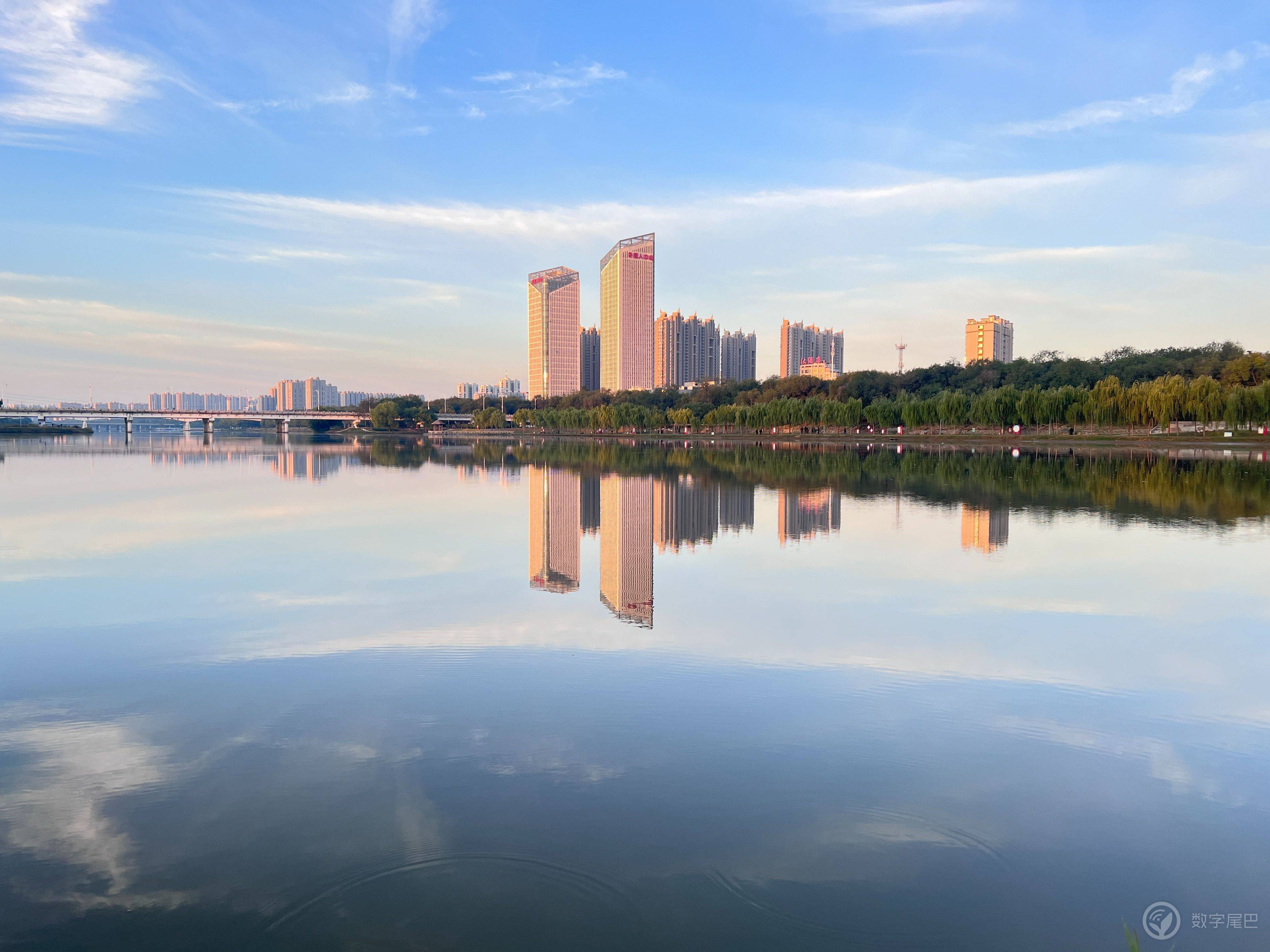 色彩美景，时光留驻——iPhone记录清晨的唐人中心