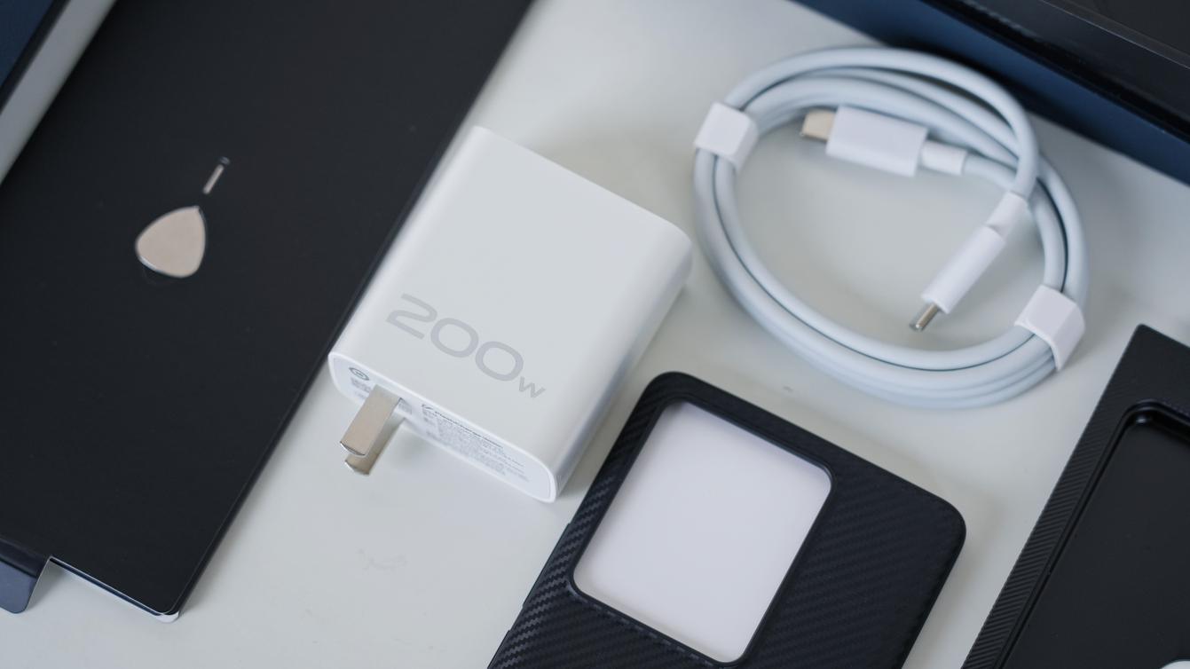 iQOO 10 Pro评测：影像性能大提升 200W闪充独孤求败