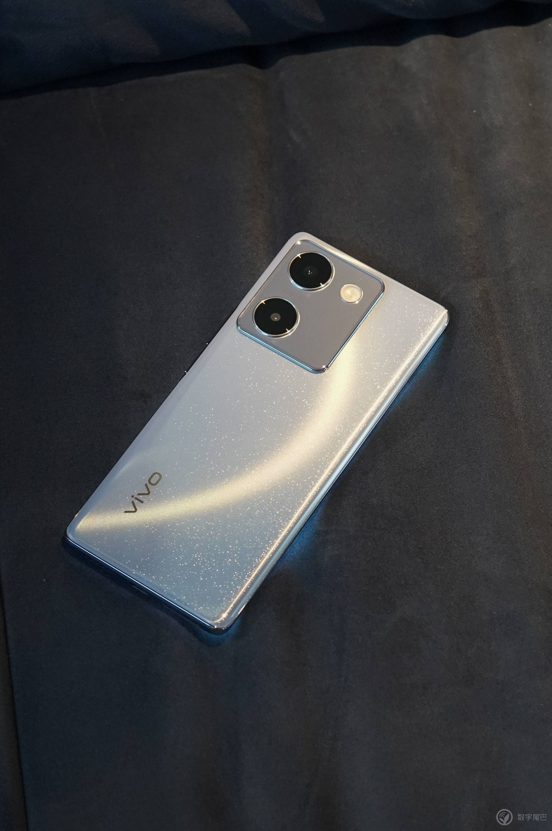 vivo Y100，一款不像千元机的千元机