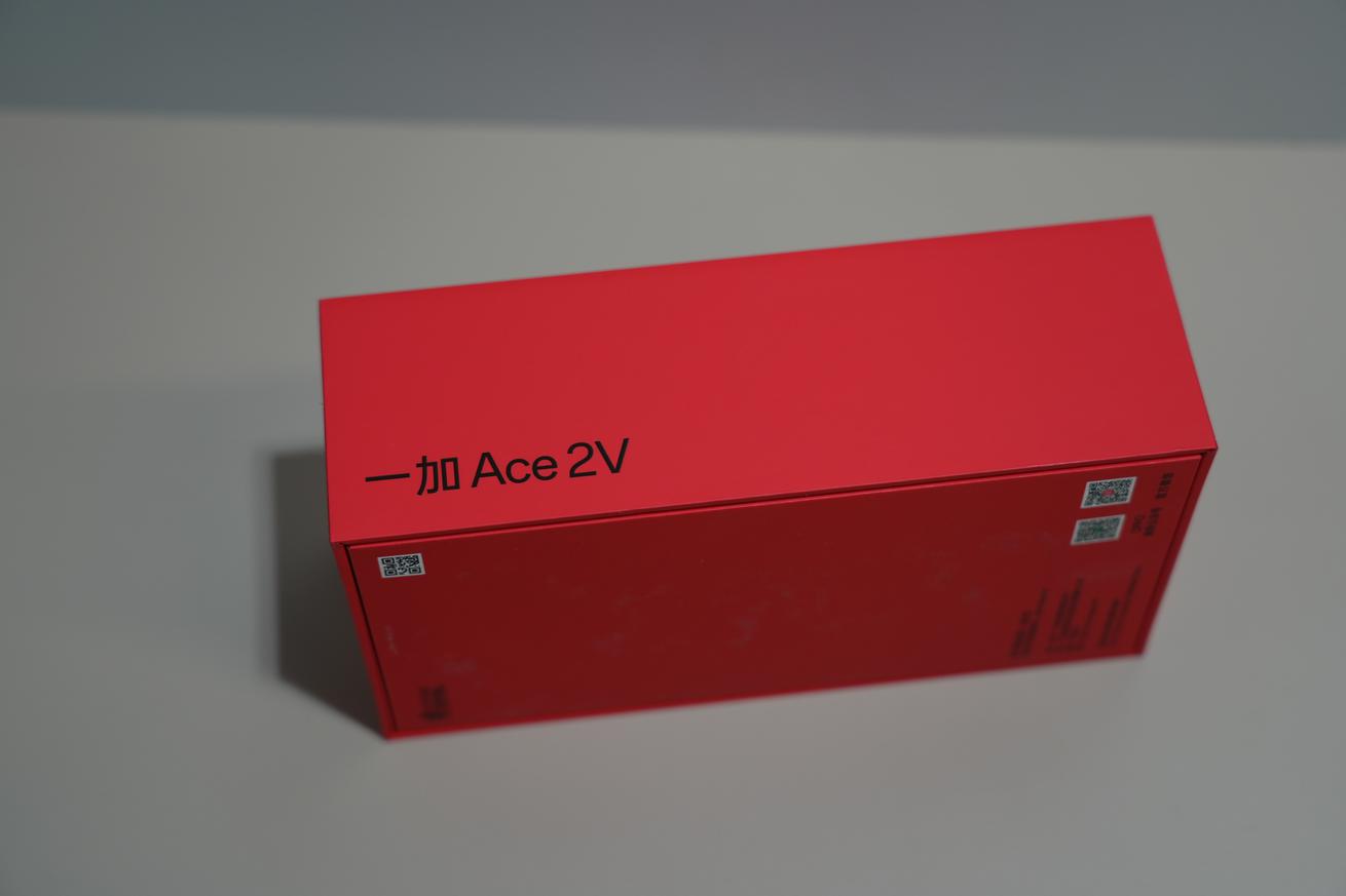 一加Ace 2V评测：天玑9000+12G+256G存储只要2299 还有谁！
