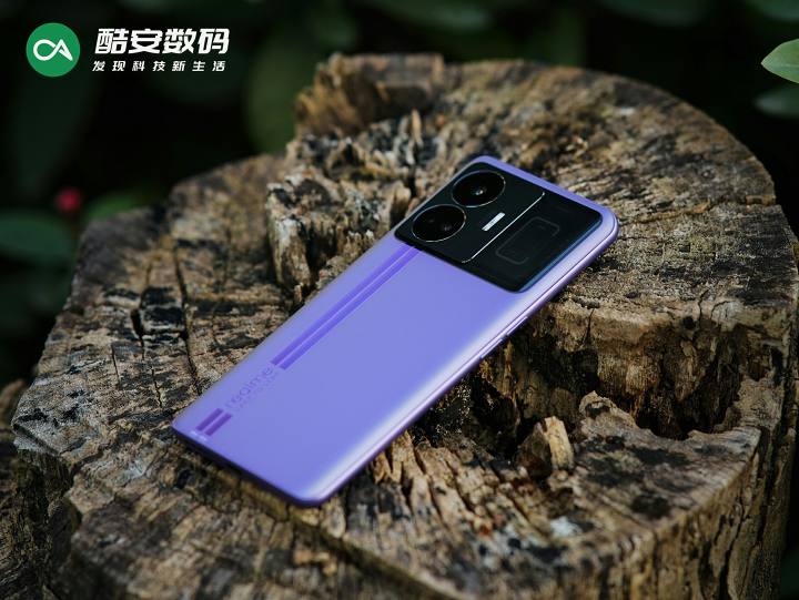 真我 GT Neo5 紫域幻想 · 真机图赏】