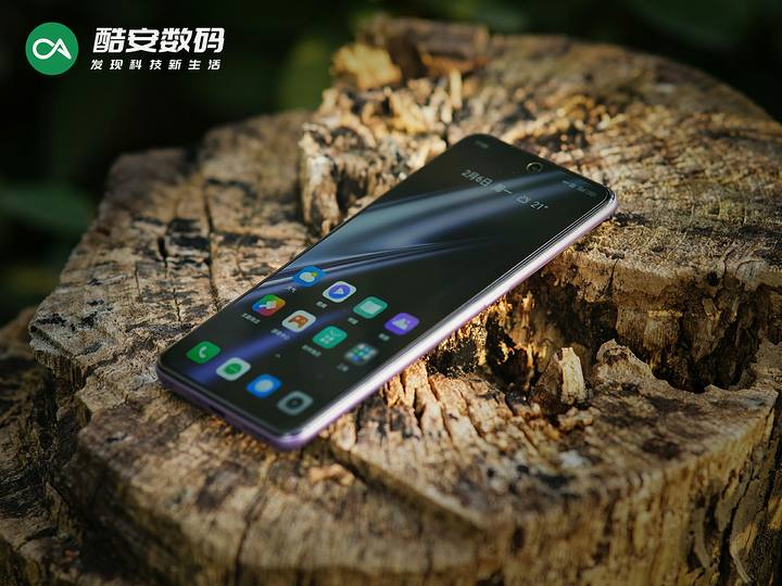 真我 GT Neo5 紫域幻想 · 真机图赏】