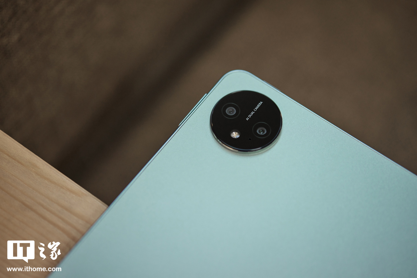 华为 MatePad Pro 11 英寸 2024 款图赏：全球首款支持双向北斗卫星消息的大众平板