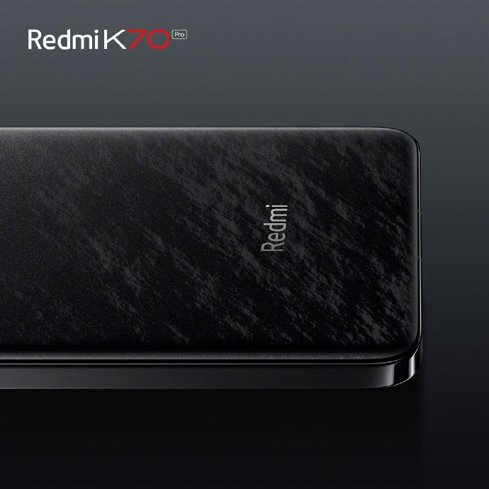 Redmi红米K70 Pro外观亮相：定制高透玻璃DECO