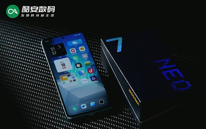 #酷安数码# iQOO Neo7 印象蓝 · 图赏】