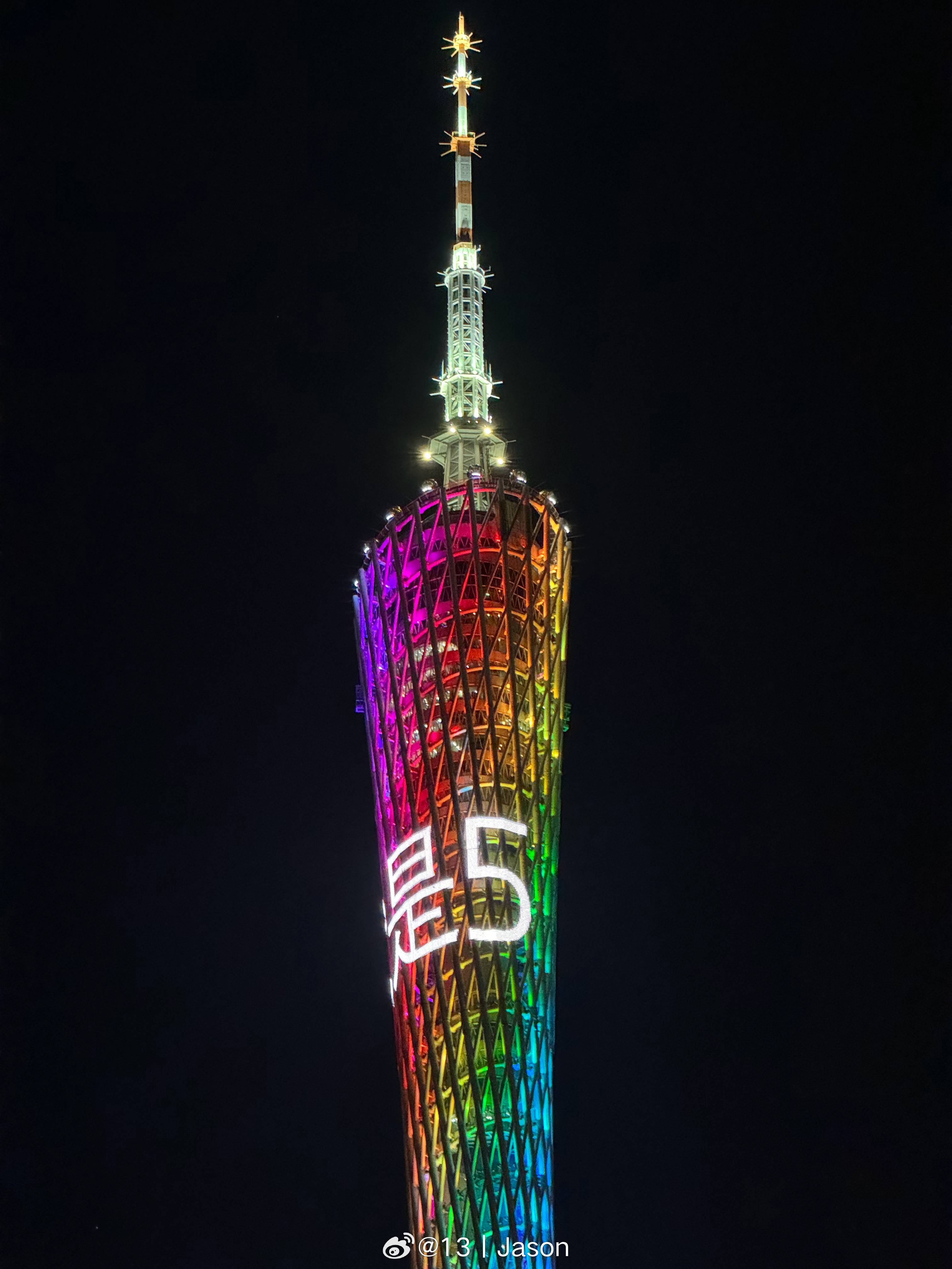 中国特供的宝马 5 系，活成了 7 系的样子