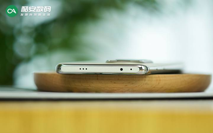 OPPO Reno10 Pro+「灿烂金」· 真机图赏】