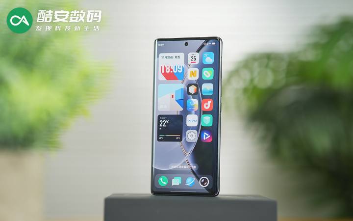 vivo X90 Pro+ 原黑 · 真机图赏】                                                                                                                                                                                                                                  