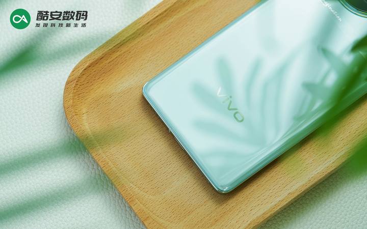 vivo X90s「青漾」· 真机图赏】