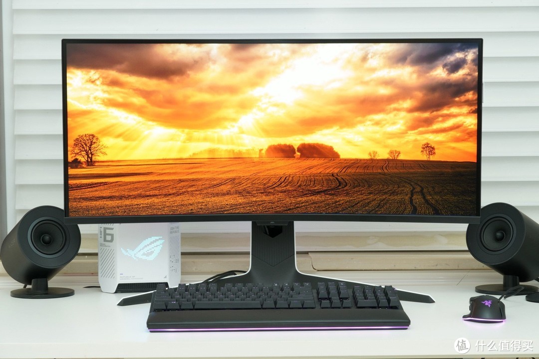 黄昏鼓捣数码 篇三百三十三：电视大厂的第一款PC显示器 雷鸟Q8 MiniLED 带鱼电竞屏 新品硬核测试