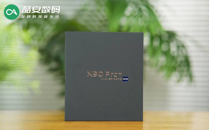 vivo X90 Pro+ 原黑 · 真机图赏】                                                                                                                                                                                                                                  