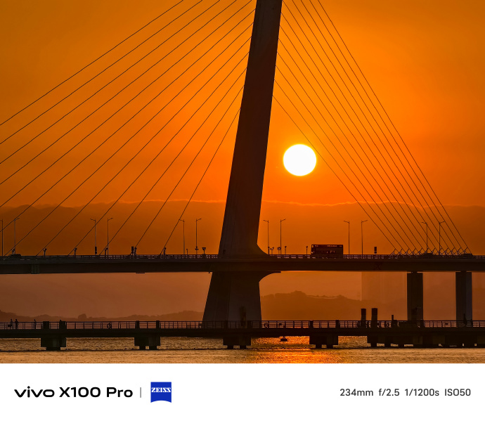 vivo X100 Pro 手机外观及拍摄样张公布，橙、蓝配色 + 曲面屏设计