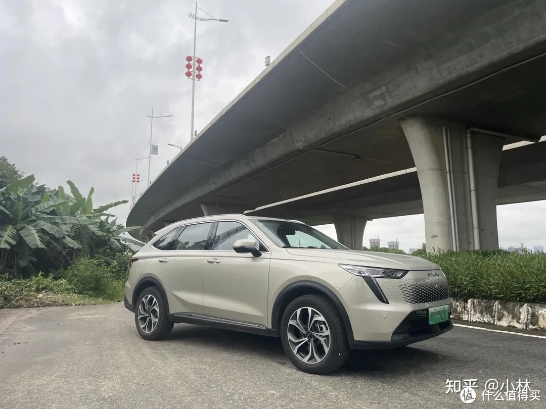 年轻家庭的第一台SUV，枭龙MAX怎样?