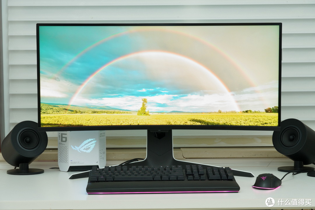 黄昏鼓捣数码 篇三百三十三：电视大厂的第一款PC显示器 雷鸟Q8 MiniLED 带鱼电竞屏 新品硬核测试