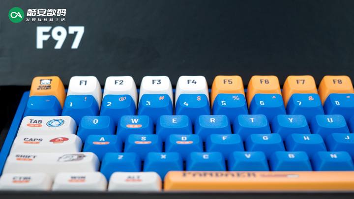 PANDAER × IQUNIX 超合金全键机械键盘 F97·图赏】                                                                                                                                                                                                                        