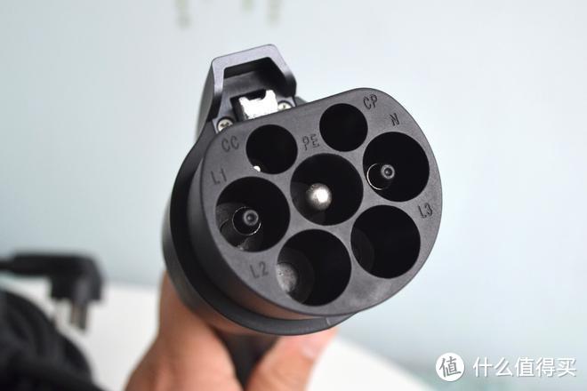 选绿联3.5KW随车充 体验便捷与实用的充电生活