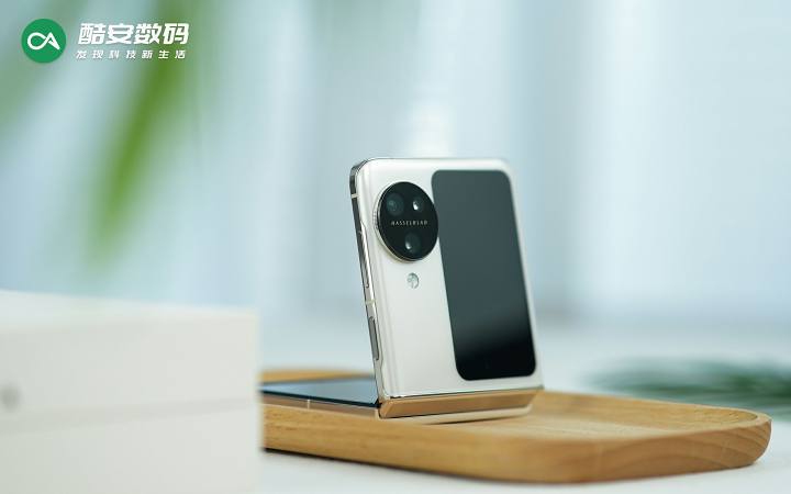 OPPO Find N3 Flip「月光缪斯」·产品图赏】