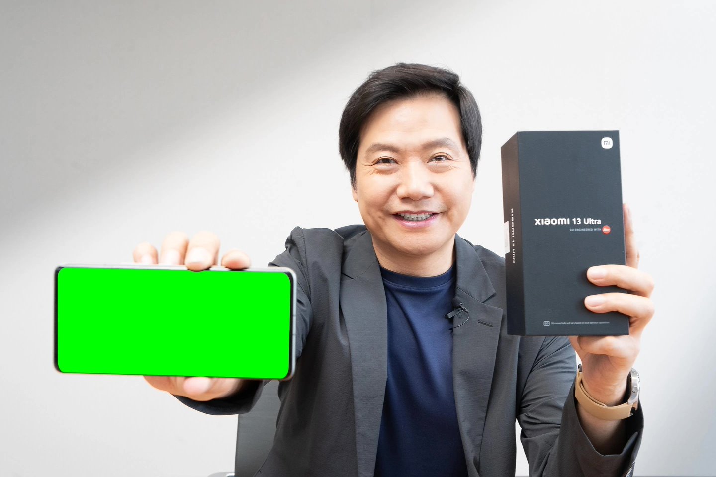 小米 13 Ultra 手机推送 HyperOS 正式版内测系统，升级内存管理引擎、智能选网能力