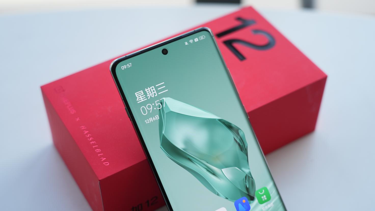 一加12评测：不叫Pro 但却是事实上的Pro