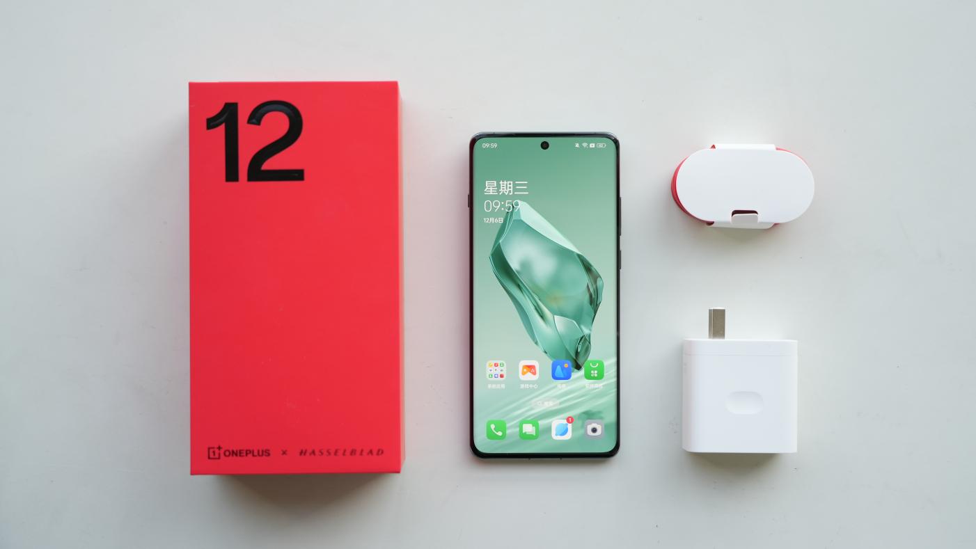 一加12评测：不叫Pro 但却是事实上的Pro