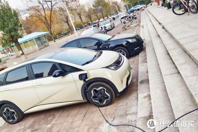 选绿联3.5KW随车充 体验便捷与实用的充电生活