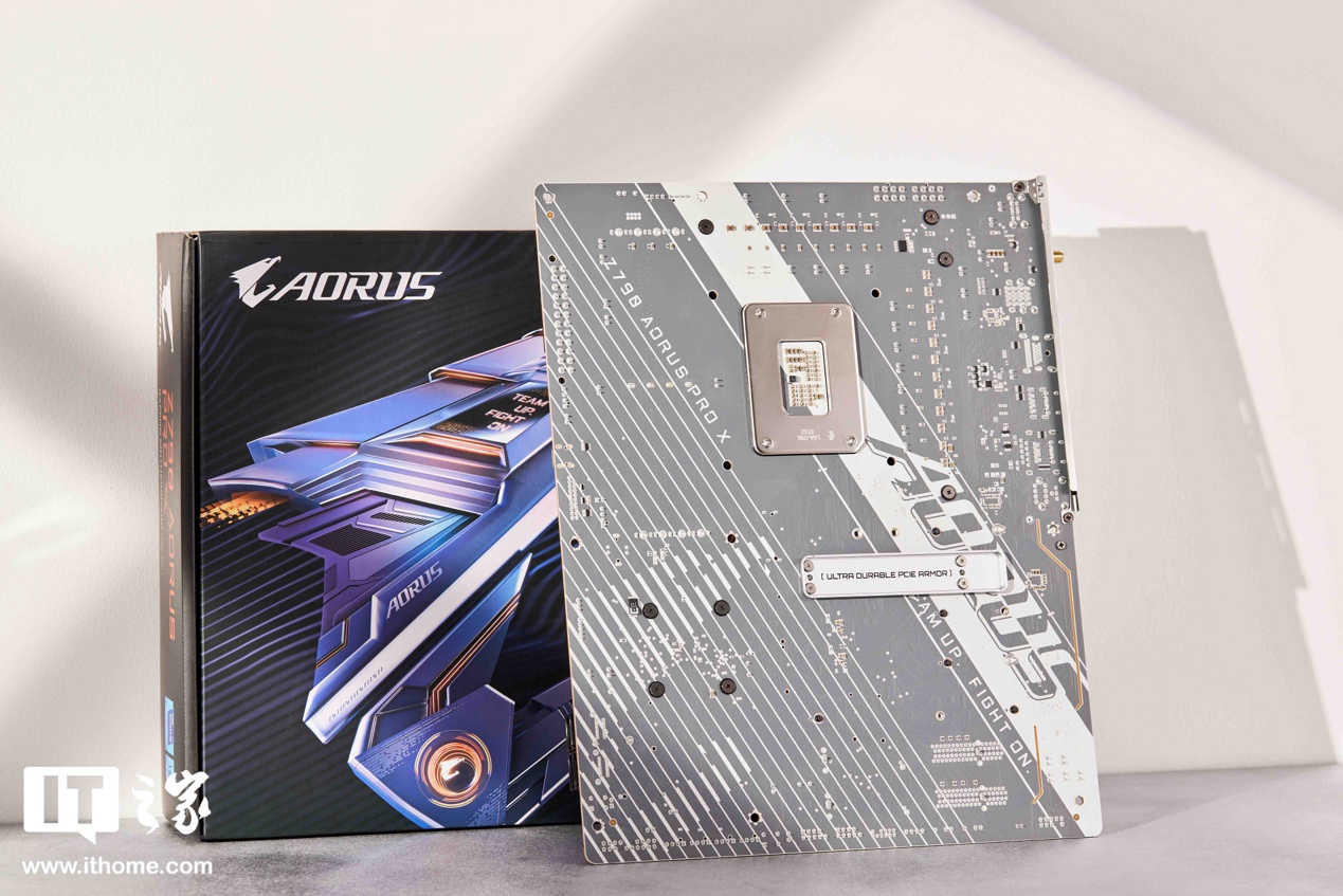 技嘉冰雕 X Z790 AORUS PRO AX 主板评测：颜值高、堆料狠，还有专属黑科技