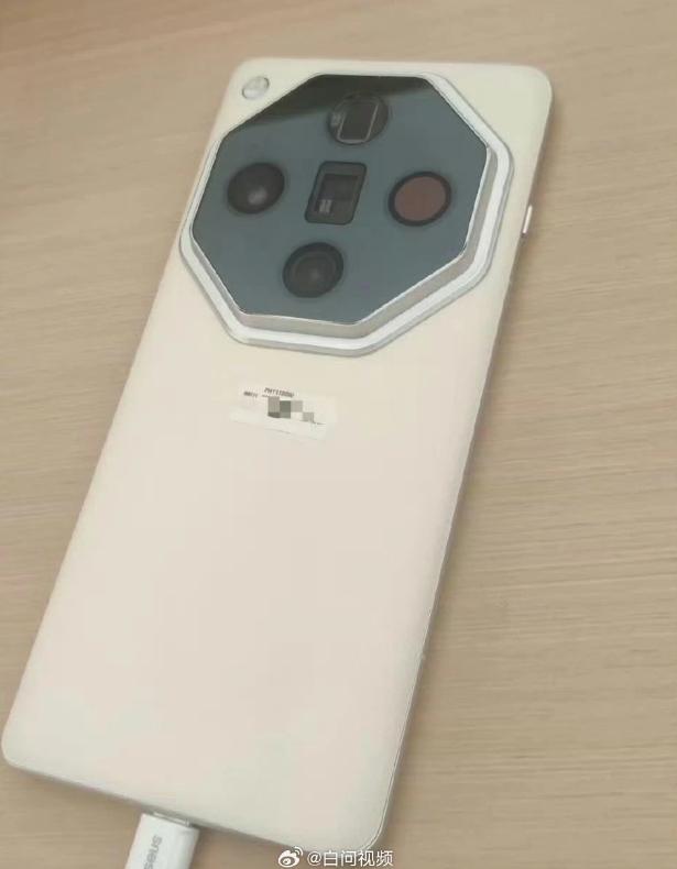 OPPO Find X7 系列手机渲染图曝光，采用圆形相机模组