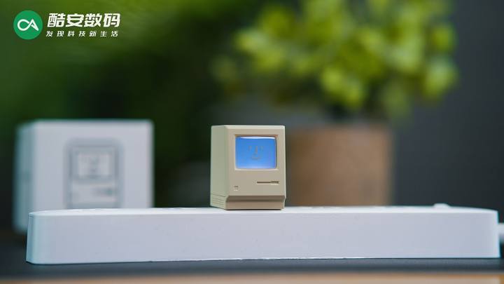 闪极 Retro 35 充电器·图赏】