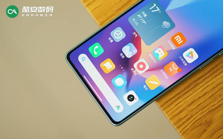 iQOO Z7「深空黑」· 真机图赏】                                                                                                                                                                                                                                       