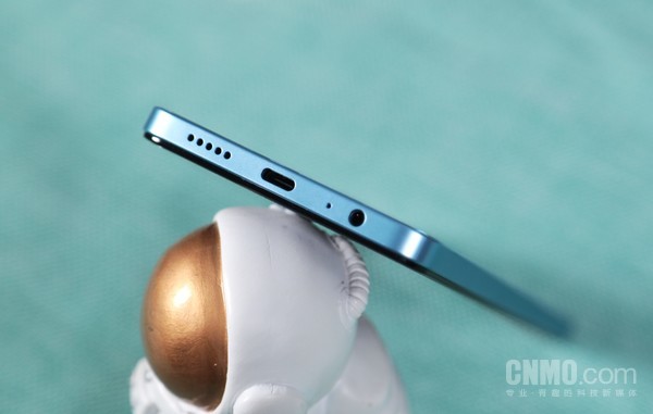 vivo Y100i评测：一款经久耐用的高颜值大内存手机