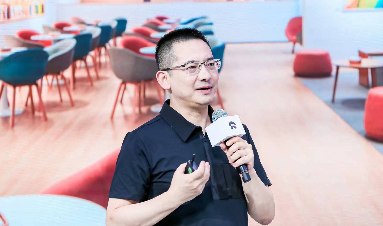 蔚来吉利官宣合作，换电真的要成了？