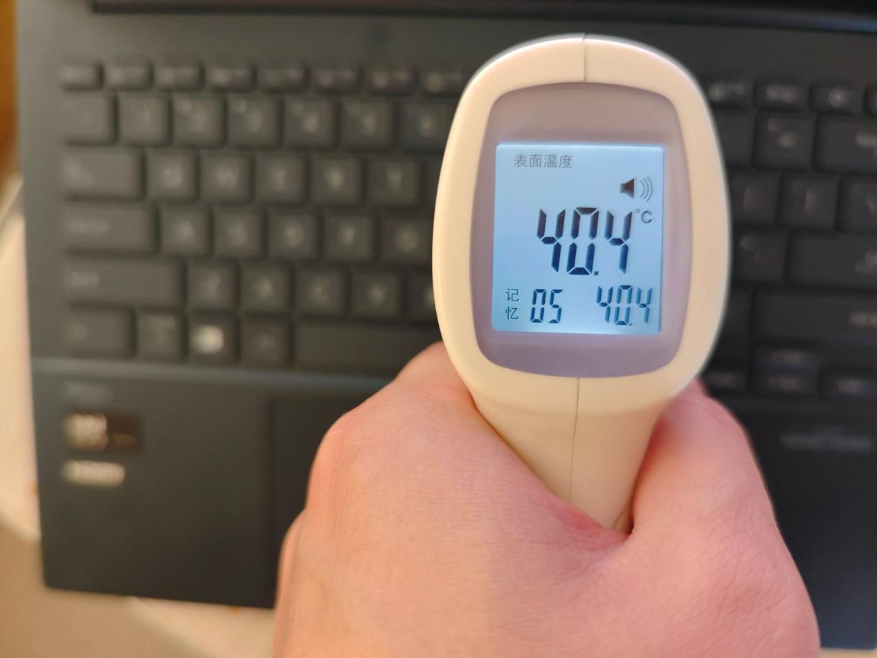 华硕灵耀 14 2024 AI 超轻薄笔记本体验：纤薄身形背后是强大性能