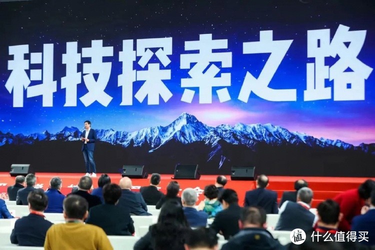 雷军回应小米没有核心技术：“不擅长的”5G标准专利全球前10，伟大是熬出来的，路是一步一步走的