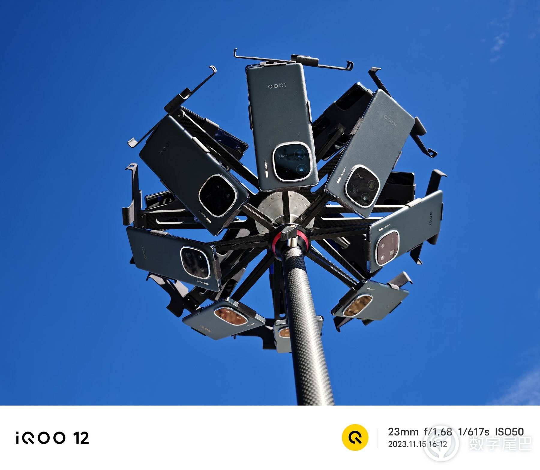 我们用 16 台 iQOO 12 Pro，在中国最大冰川拍摄全景星空