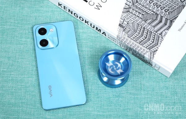 vivo Y100i评测：一款经久耐用的高颜值大内存手机