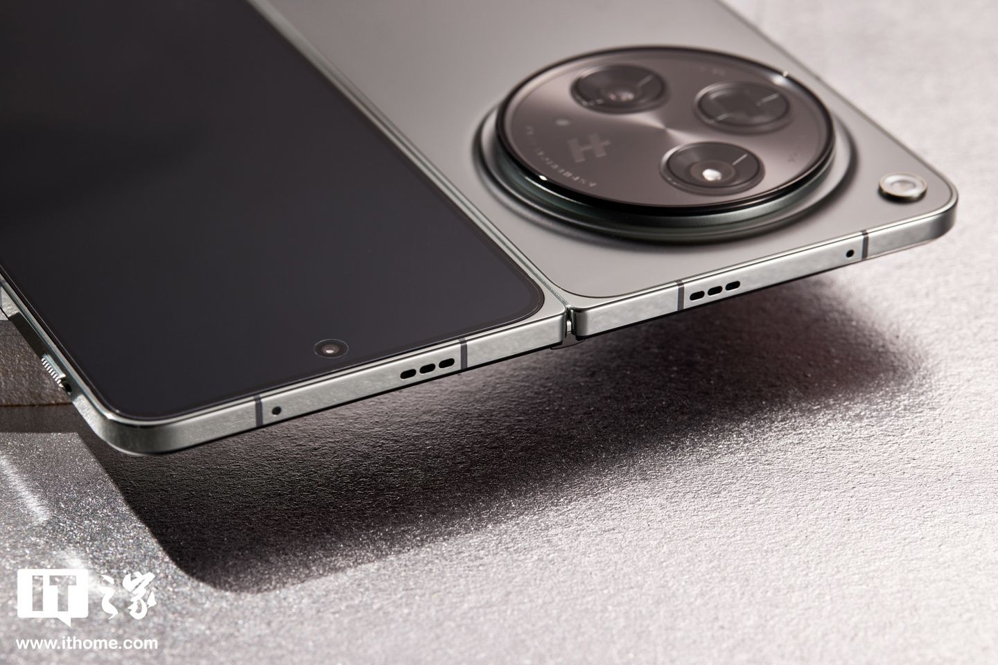 9999 元起，OPPO Find N3 / 典藏版折叠屏手机图赏