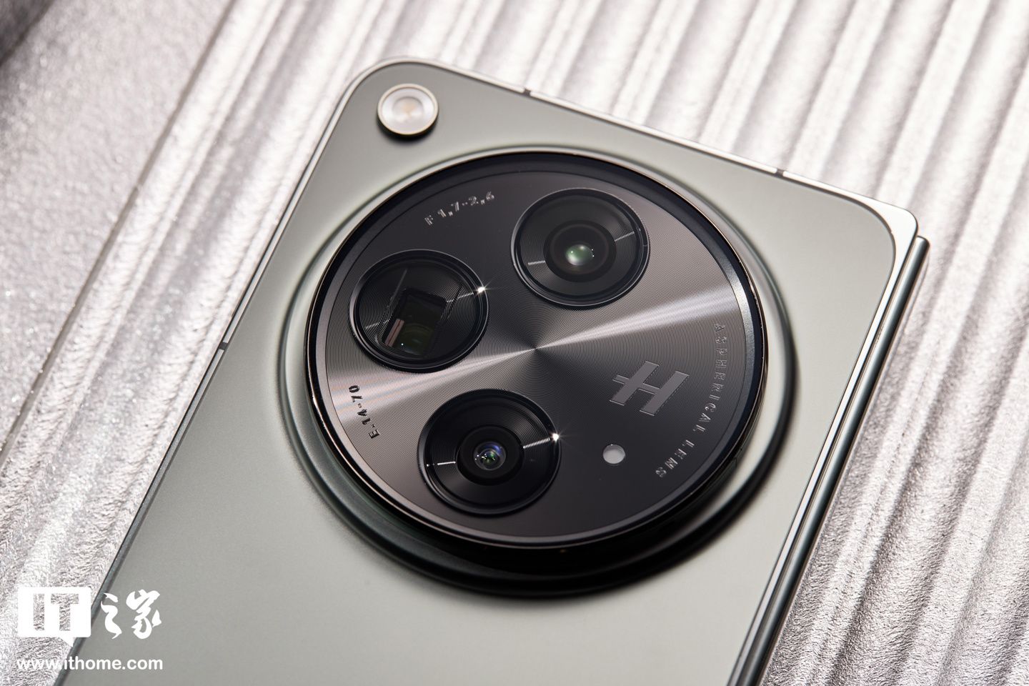 9999 元起，OPPO Find N3 / 典藏版折叠屏手机图赏