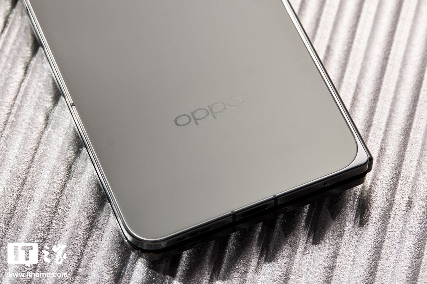 9999 元起，OPPO Find N3 / 典藏版折叠屏手机图赏