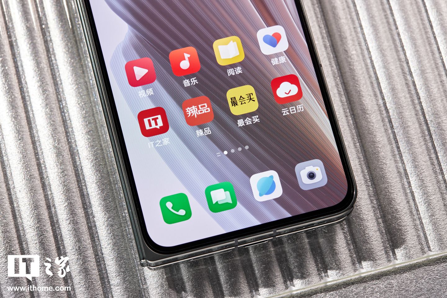 9999 元起，OPPO Find N3 / 典藏版折叠屏手机图赏