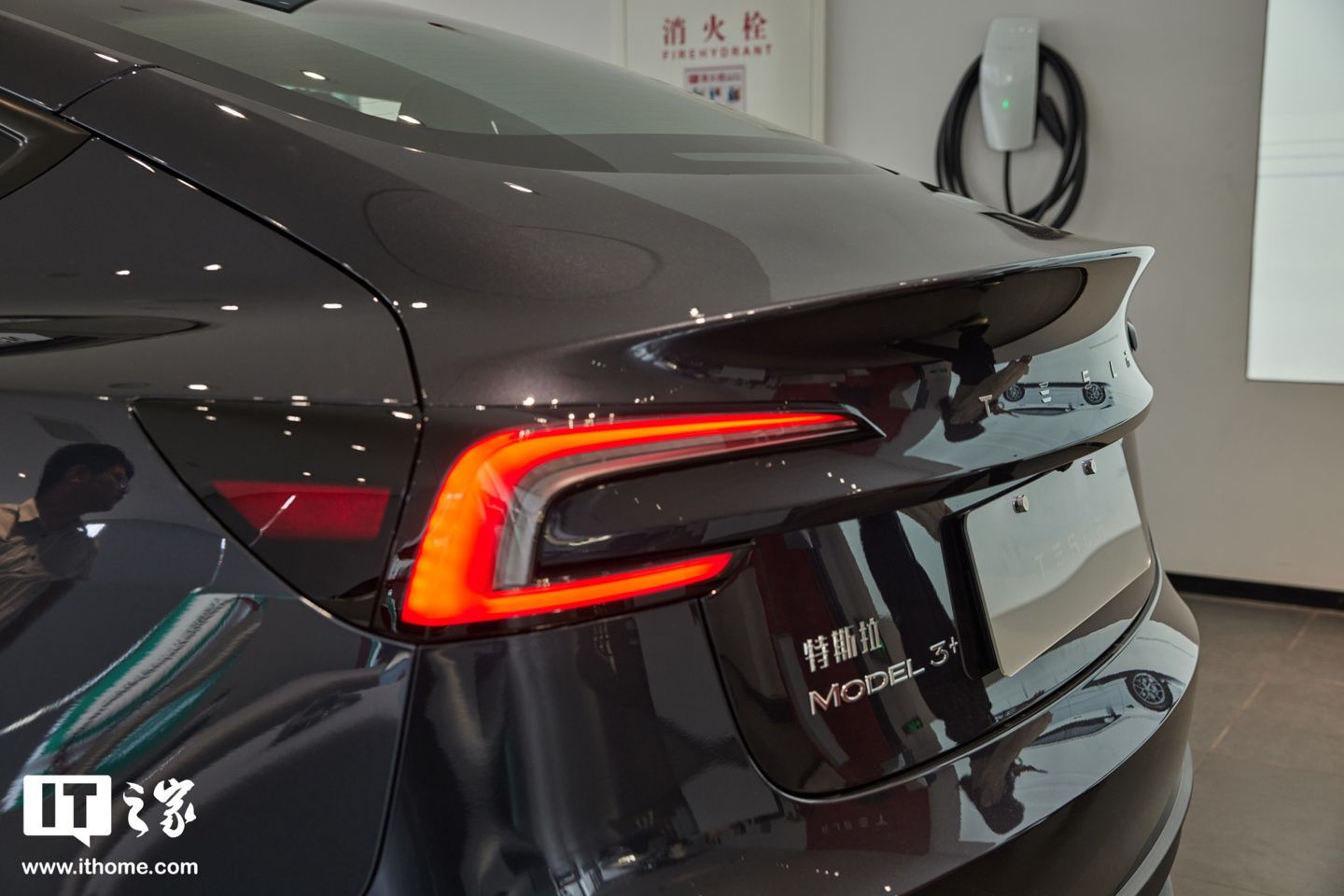 时隔 7 年首次大改款！特斯拉 Model 3 焕新版实拍